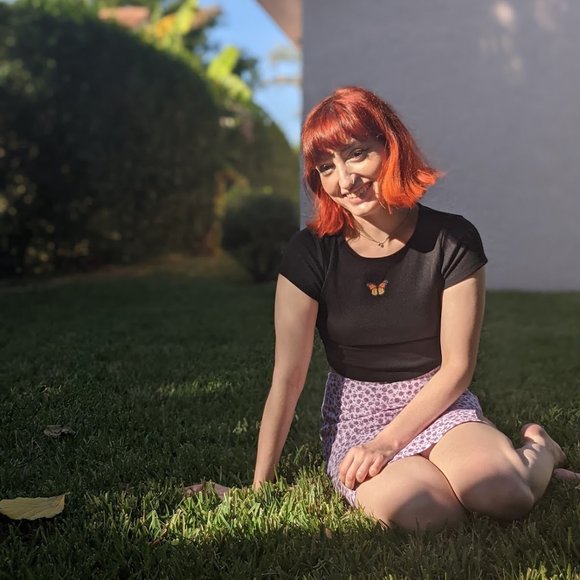 Hi, I’m Ali of Alleyway Consignment ✨ - Picture 1 of 2